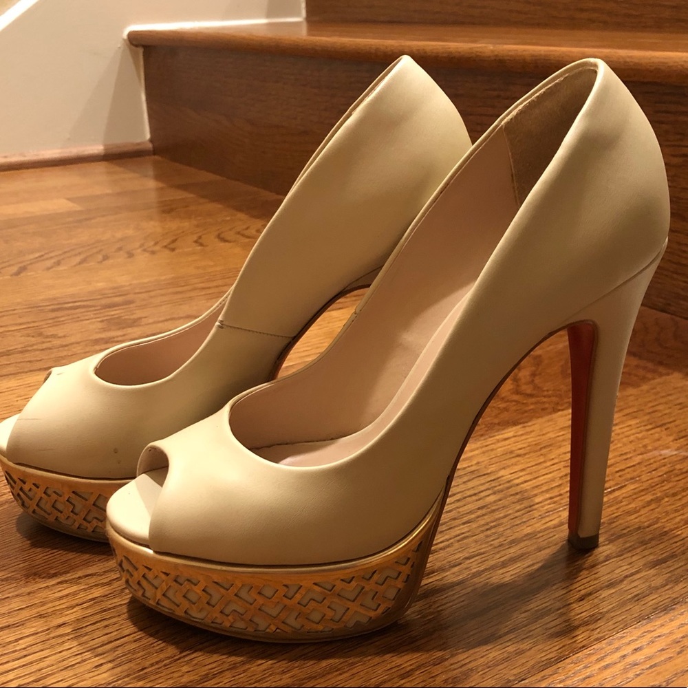 Nude Platform Open toe Heels Size 7 (fits 7.5)